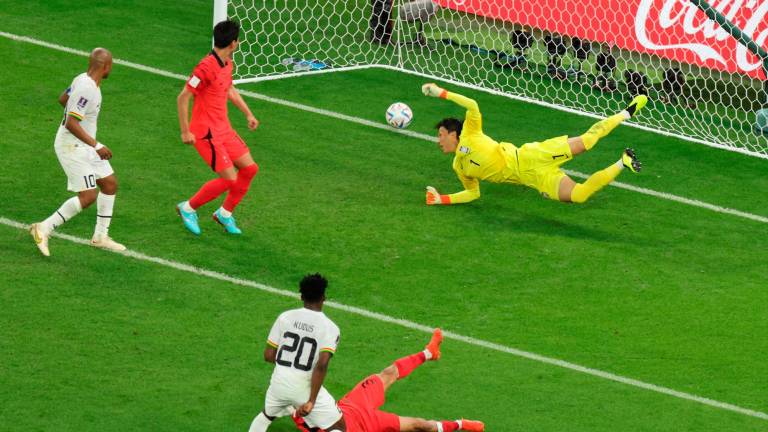 Ghana sobrevive y deja contra las cuerdas a Corea del Sur (2-3)