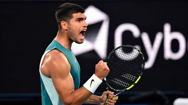 Alcaraz debuta con solvencia en el Abierto de Australia