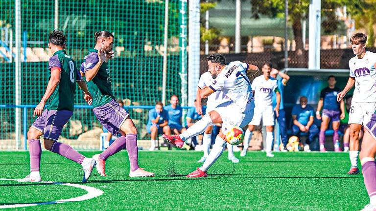 El Real Jaén, obligado a ganar para seguir en la pelea