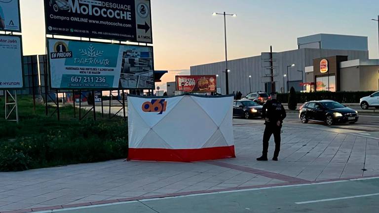 Fallece una persona en el cruce entre Carretera de Madrid y Ronda de Marroquíes