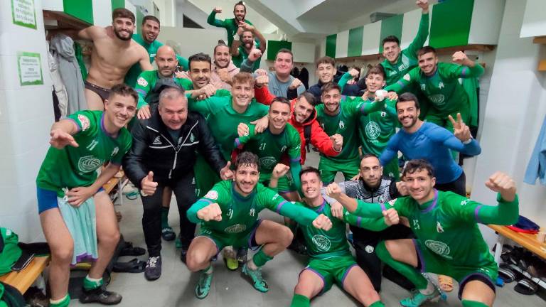 Euforia en Mancha Real tras la victoria frente al Atlético Malagueño (2-1)