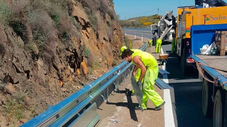 <i>Señalización de carreteras autónmicas. / Junta de Andalucía.</i>