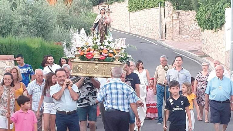Valdeastillas se rinde a la Virgen del Carmen