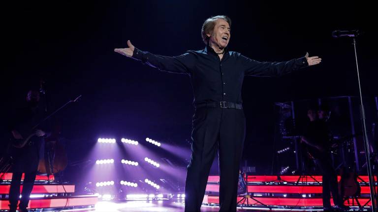 La lucha contra el hambre suma una voz eterna: Raphael