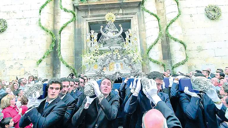 <i>Salida en procesión de la Virgen de la Capilla, en una imagen de archivo. </i>