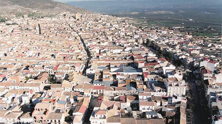 EL JUEVES. <i> La caída de la red ha afectado a buena parte de la población de Jódar.</i>