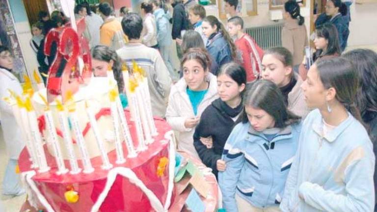 Tal día como hoy en 2003: Jóvenes adaptan el texto constitucional a la vida diaria