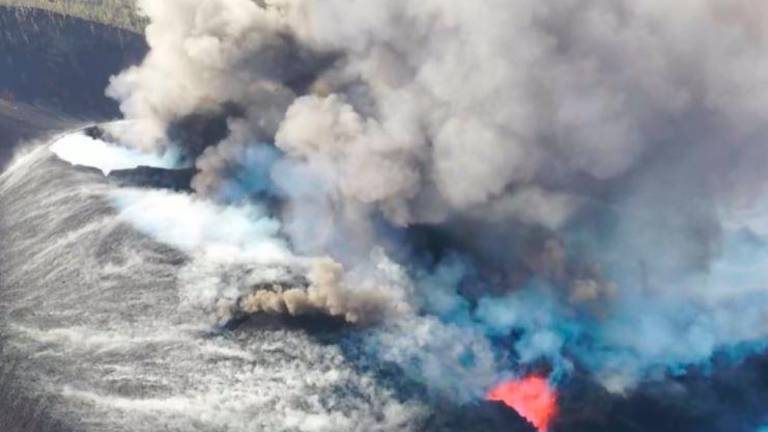 Surge una nueva boca en el volcán