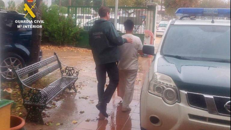 Detenido en Villamanrique por cobrar a extranjeros por empadronamientos irregulares