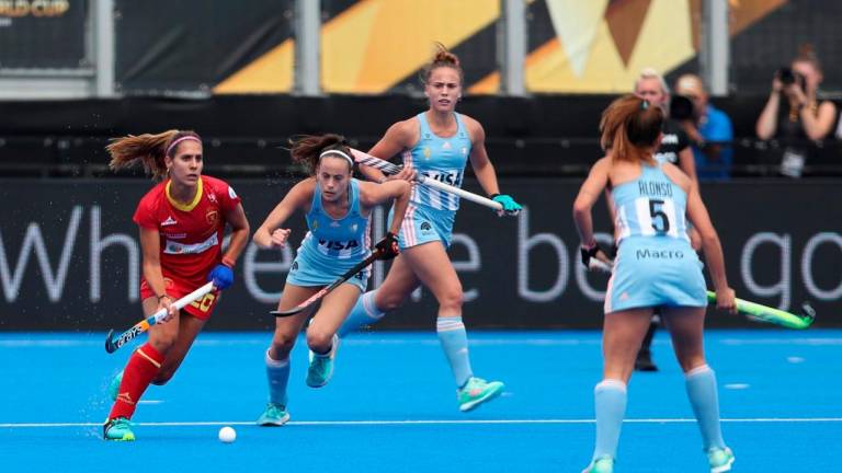 La selección femenina cierra la gira en Argentina con una derrota por 5-3
