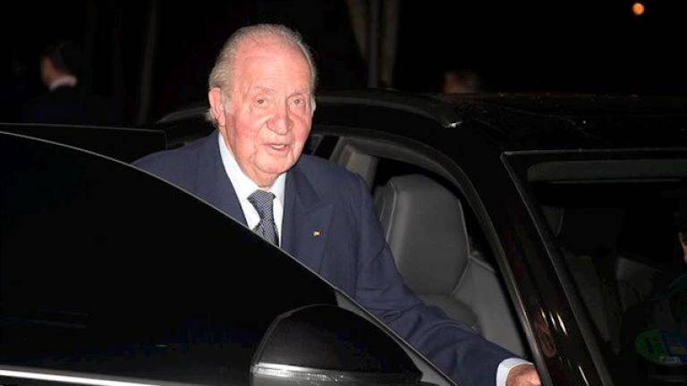 Juan Carlos I seguirá a disposición de la Fiscalía española aunque traslade su residencia