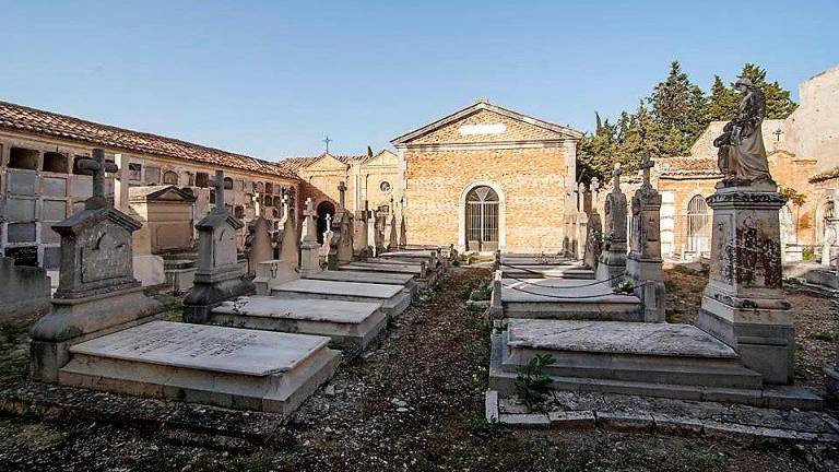 Cierre provisional del Cementerio de San Eufrasio
