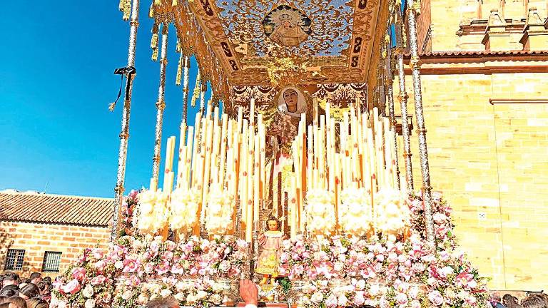 La Borriquilla y Santa Cena abren con intensidad la Semana Santa en Linares