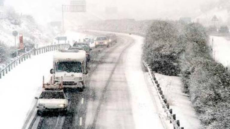 Tal día como hoy en 2005 publicábamos: La ola de frío polar deja la segunda nevada del año