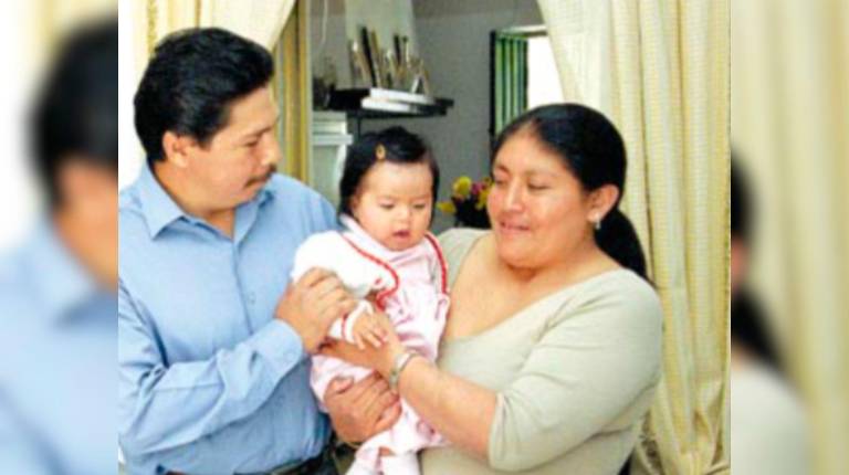 <i>La primera familia ecuatoriana se instala en la aldea de La Mesa, dentro del plan de repoblación de Carboneros. / Archivo. / Diario JAÉN.</i>
