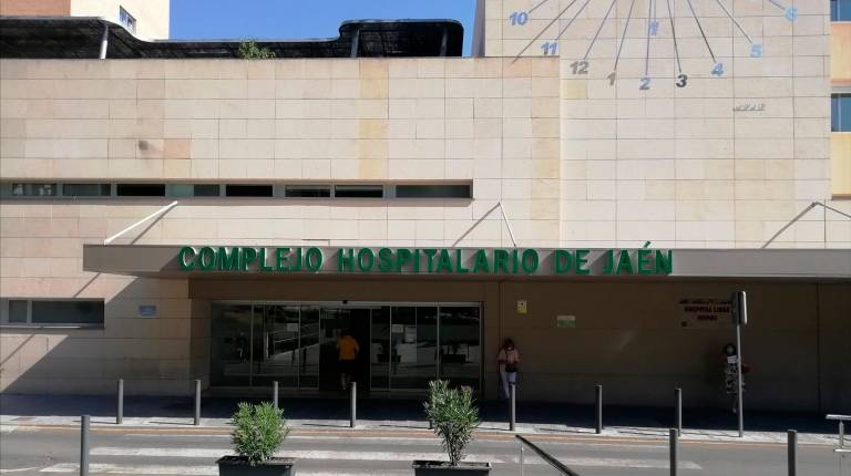 <i>Fachada del Hospital de Jaén. Archivo. / Junta de Andalucía.</i>