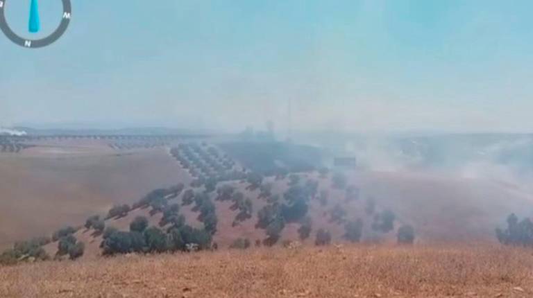 <i>Captura de un vídeo del incendio declarado en La Carolina publicado por el Infoca.</i>