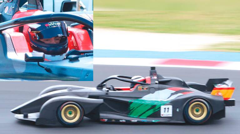 <i>Fidel Castillo compite en una de las dos mangas en el circuito de Misano, donde terminó cuarto en ambas pruebas.</i>