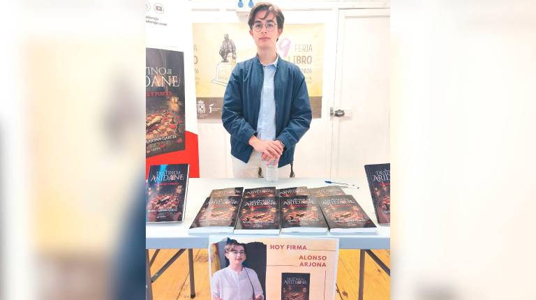 <i>Imagen del Arjona García en la Feria del Libro. / Ana Lechuga. / Diario JAÉN.</i>