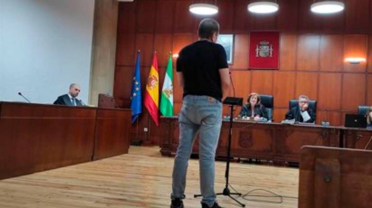 <i>El acusado durante su declaración en el juicio. / Europa Press.</i>