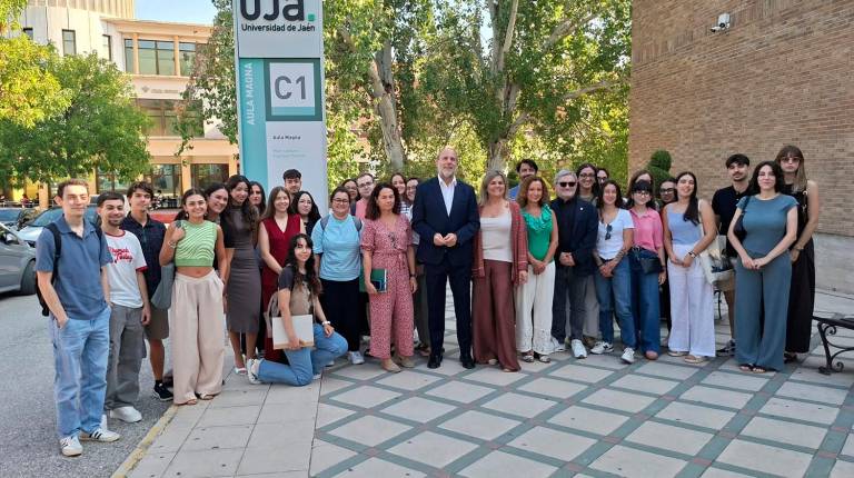 <i>Foto de Bienvenida a jóvenes investigadores. / Universidad de Jaén. </i>