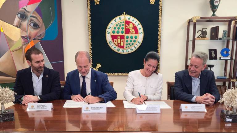 <i>Firma del convenio. / UJA.</i>