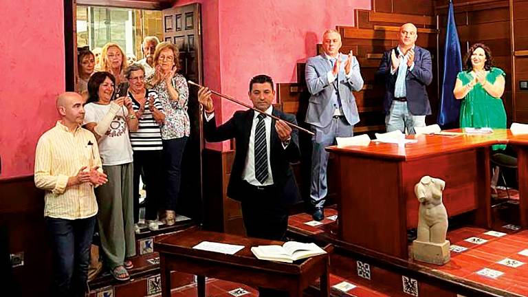 Cs tiene el bastón de mando en Rus, que cederá al PP en 2025