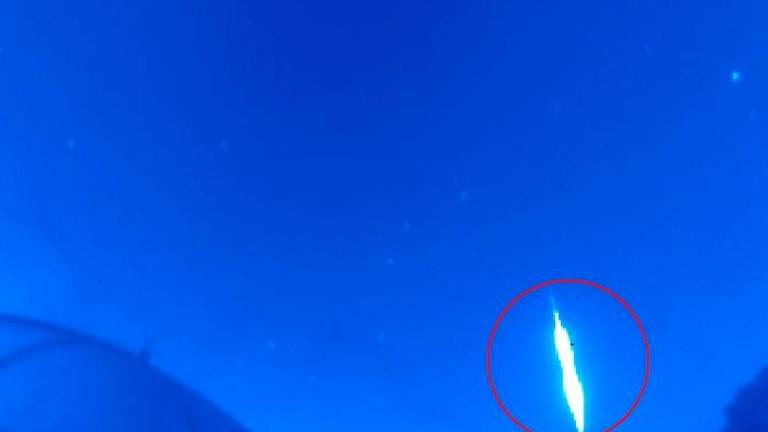 Una bola de fuego cruza a 64.100 km/hora las sierras norte de Sevilla y Huelva