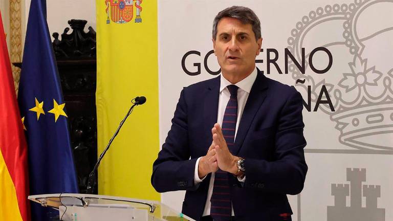 El Gobierno acusa a la Junta de ser el brazo político de la oposición con el reparto de menores