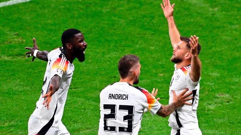 Füllkrug salva el liderato para Alemania