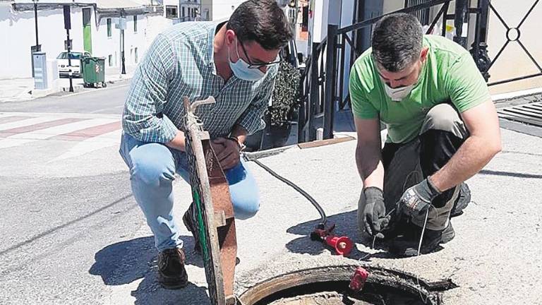 Limpieza del alcantarillado de Torres