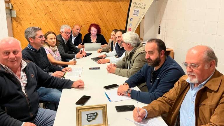 Reunión de la junta directiva de Jaén Merece Más. / Jaén Merece Más.