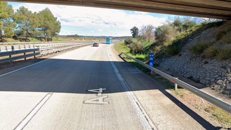 A-4, punto kilométrico 280 dirección Madrid, a la altura de Guarromán, lugar donde se ha producido el accidente. / Google Maps.