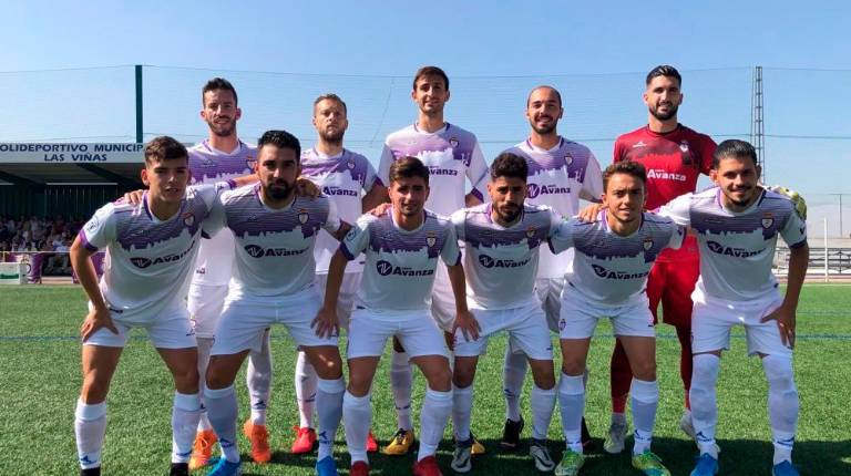 <i>El once inicial del Real Jaén en el partido ante el Huétor Vega. </i>