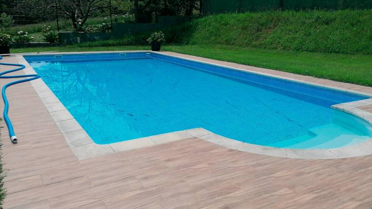 Comprar una casa con piscina en Jaén, ¿cuánto encarece el precio?
