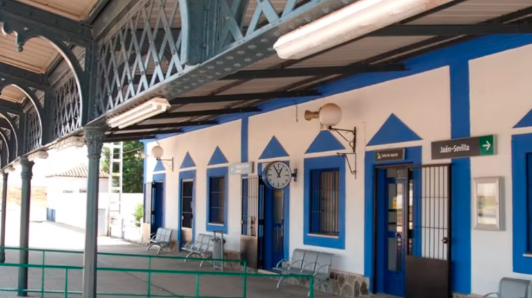 <i>Estación de Vilches. Archivo. / Junta de Andalucía.</i>