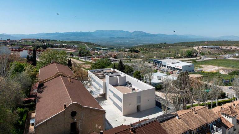 El IES Los Cerros de Úbeda estrena edificio para los ciclos formativos