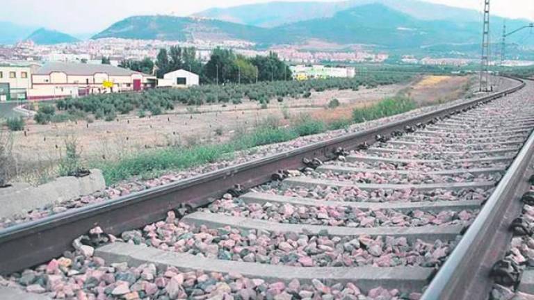 Adif adjudica la sustitución de traviesas entre las estaciones de Andújar y Córdoba