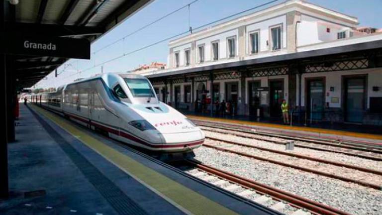 El PSOE apunta al PP como responsable de la cobra ferroviaria Granada-Madrid