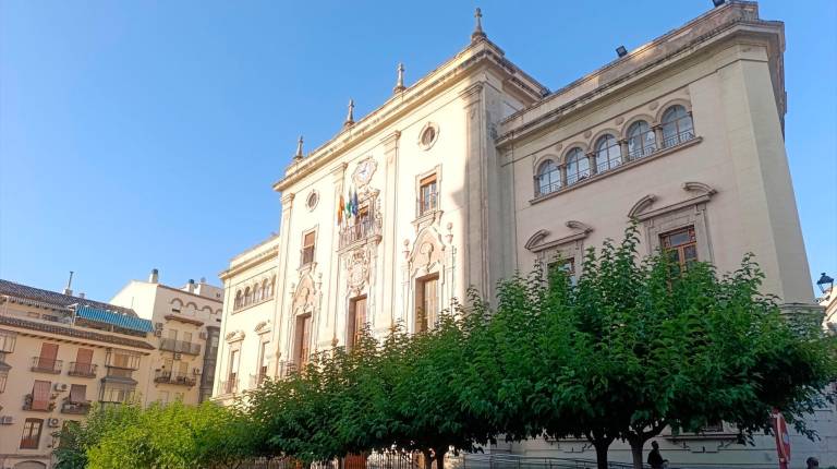 <i>Fachada del Ayuntamiento de Jaén. Archivo.</i>