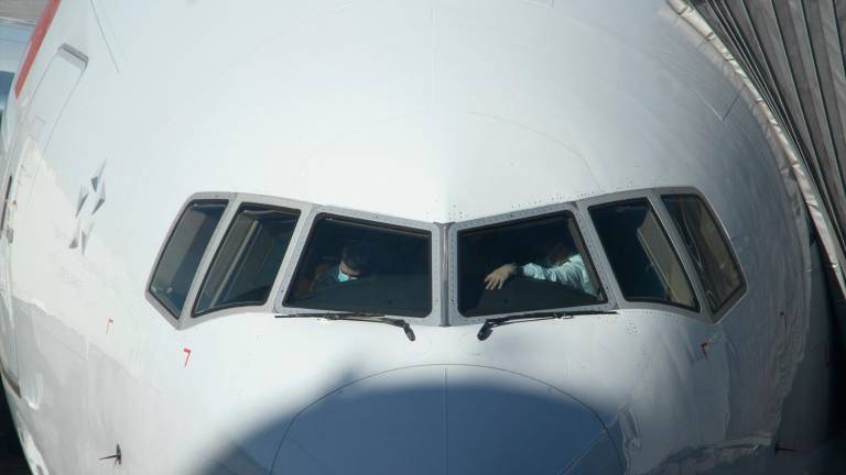 Un avión con 62 personas a bordo se estrella cerca de Sao Paulo