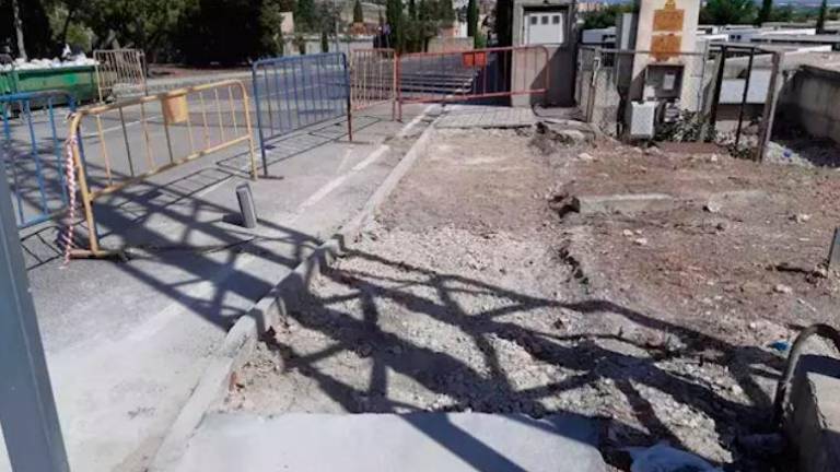 El Ayuntamiento acomete obras para reducir riesgos entre la avenida de Granada y el estadio de La Victoria