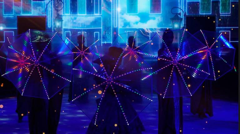 <i>“El Circo de la Luz” durante uno de sus bolos.</i>
