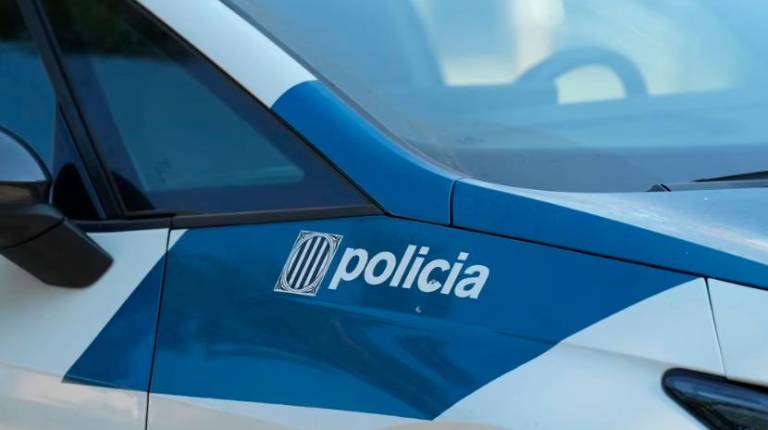 <i>Patrullaje de Mossos d’Esquadra en L’Hospitalet de Llobregat (Barcelona). / Europa Press. </i>