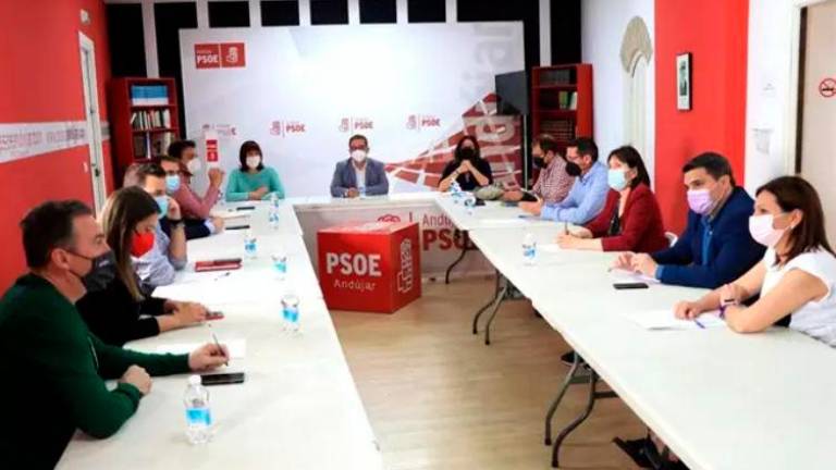 El PSOE pide a la Junta y al Gobierno una apuesta por la reindustrialización del eje de la N-IV