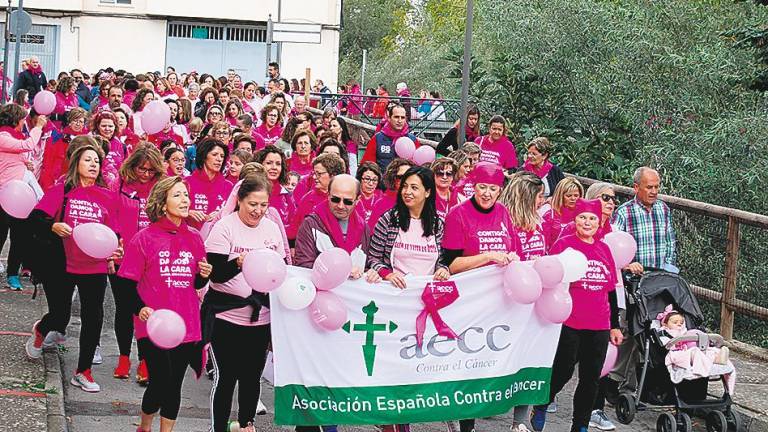 Movilización multitudinaria contra el cáncer en Valdepeñas