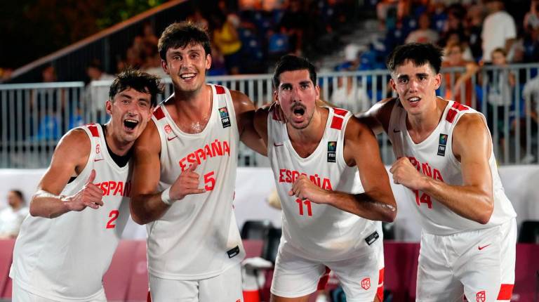 <i>Los integrantes de la selección española de baloncesto 3x3. Jordi Boix, Juan García-Abril, Darío López y Rubén Salas. </i>