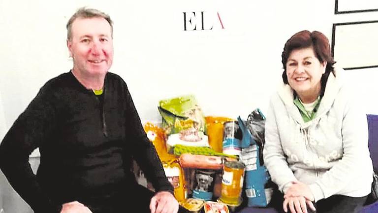 English Language Academy recoge alimentos para Felican