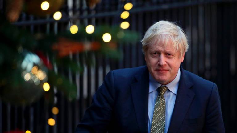 Johnson insta a los británicos a “comenzar a cerrar heridas”