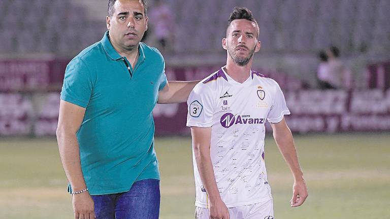 El Real Jaén ratifica su confianza en Germán Crespo